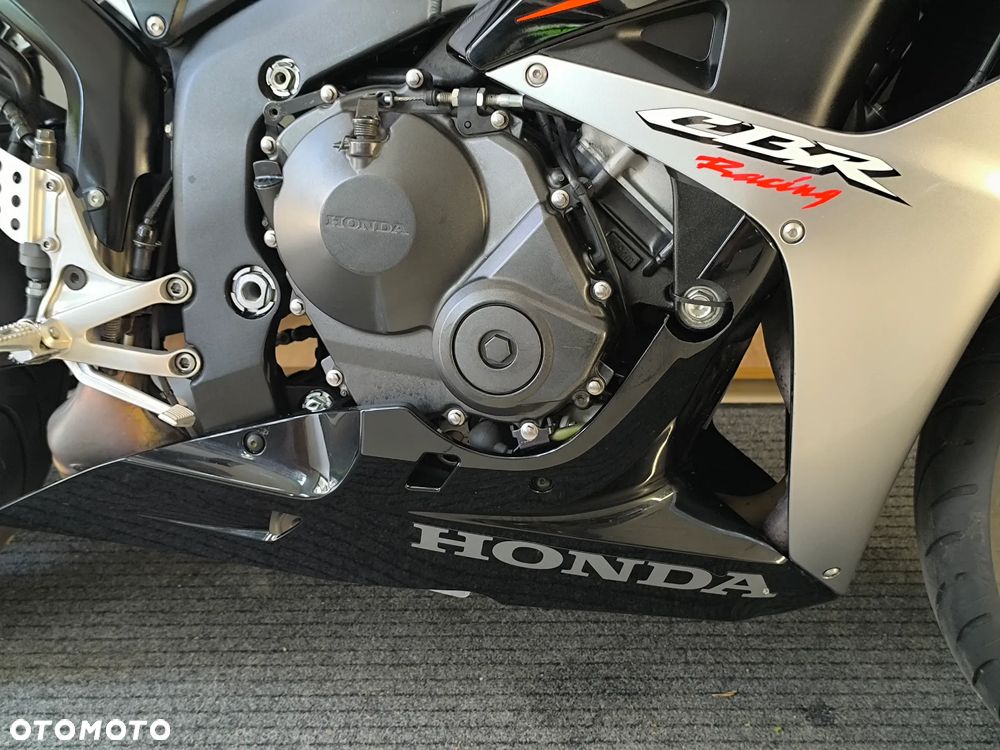 Honda CBR - 13