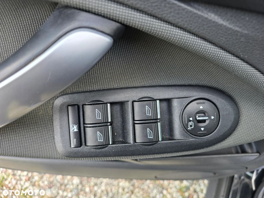 Ford Kuga 2.0 TDCi 2x4 Trend - 30