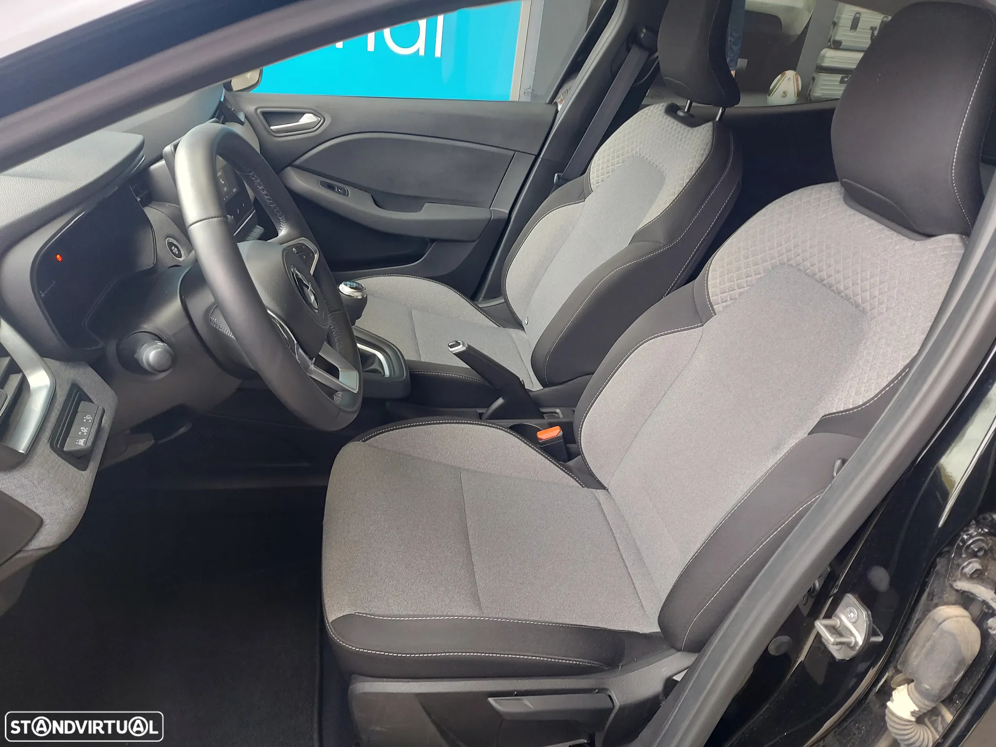 Mitsubishi Colt 1.0 MPI-T Invite - 11