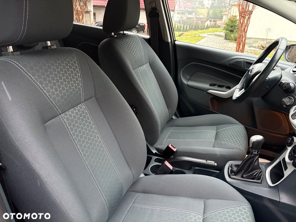 Ford Fiesta 1.6 TDCI Champions Edition - 21