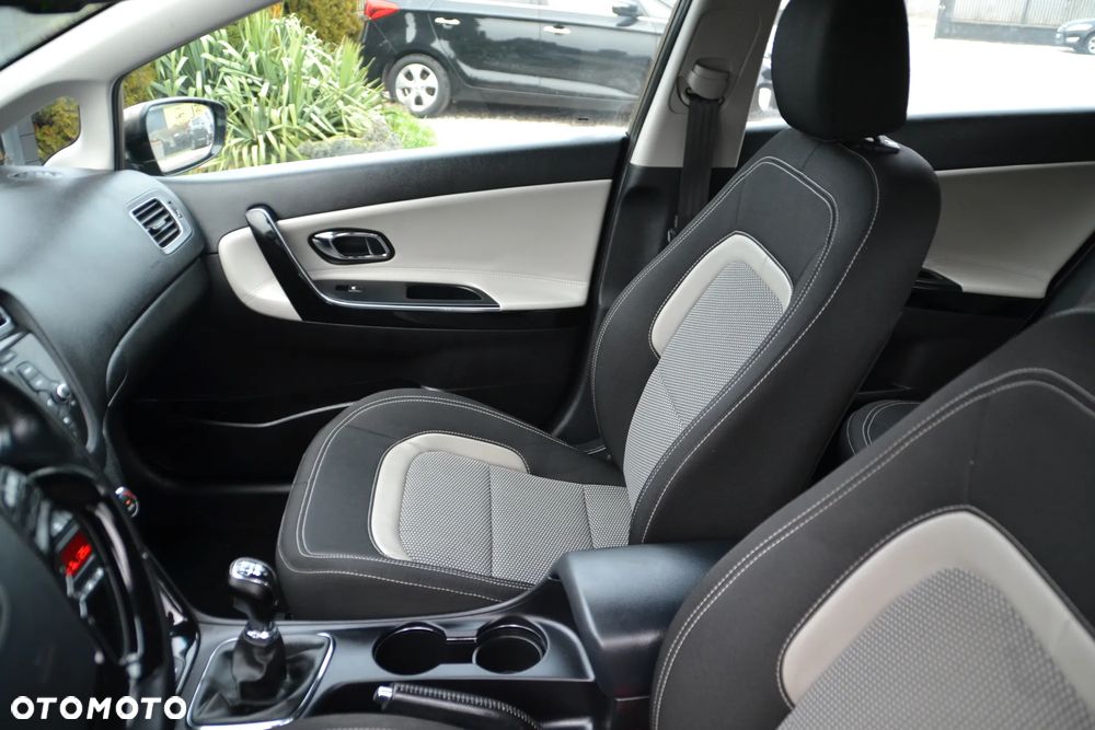 Kia Ceed 1.6 GDI Dream-Team Edition - 21