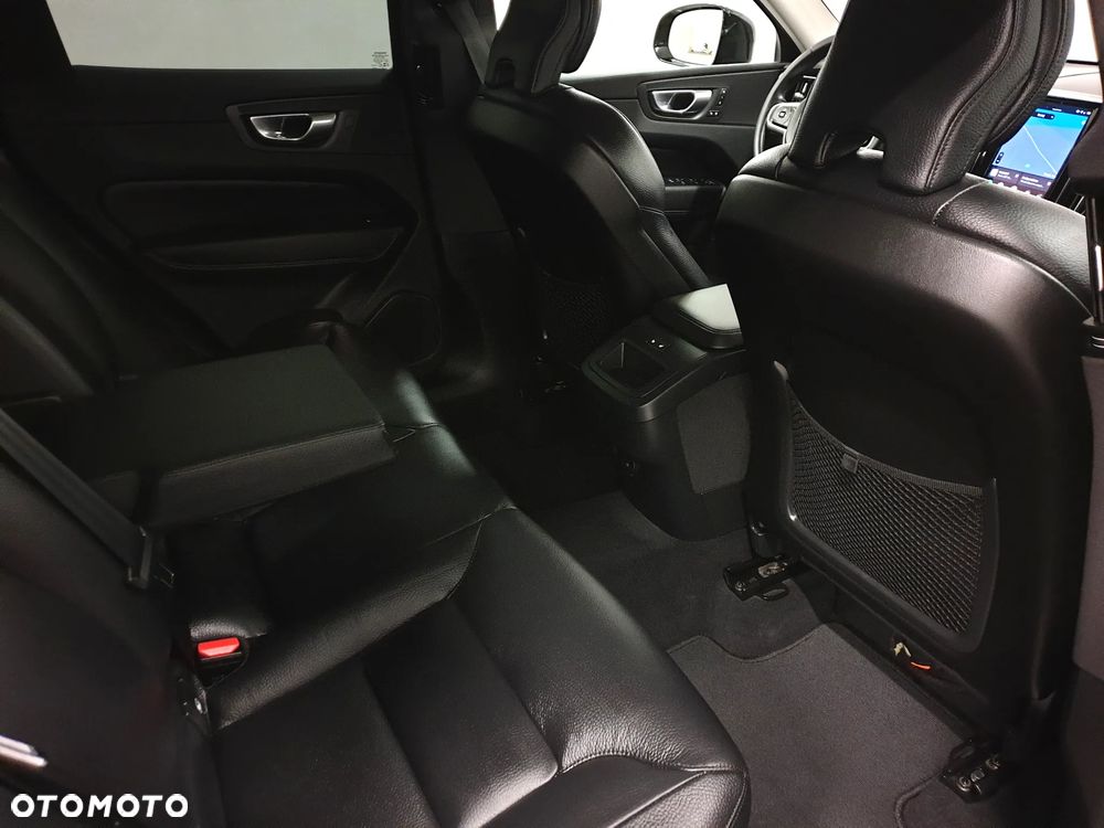 Volvo XC 60 B4 D Geartronic RDesign - 32
