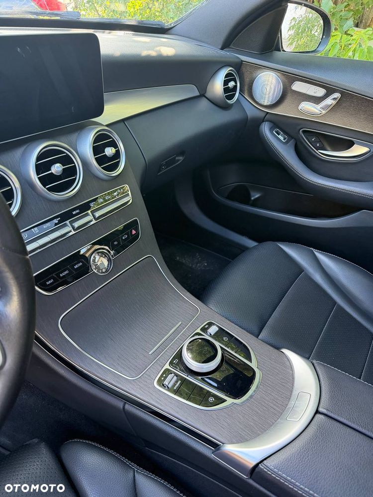 Mercedes-Benz Klasa C 300 4MATIC 9G-TRONIC - 9