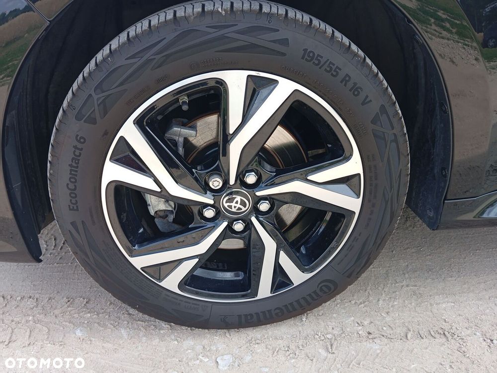 Toyota Yaris Hybrid 1.5 Style - 29