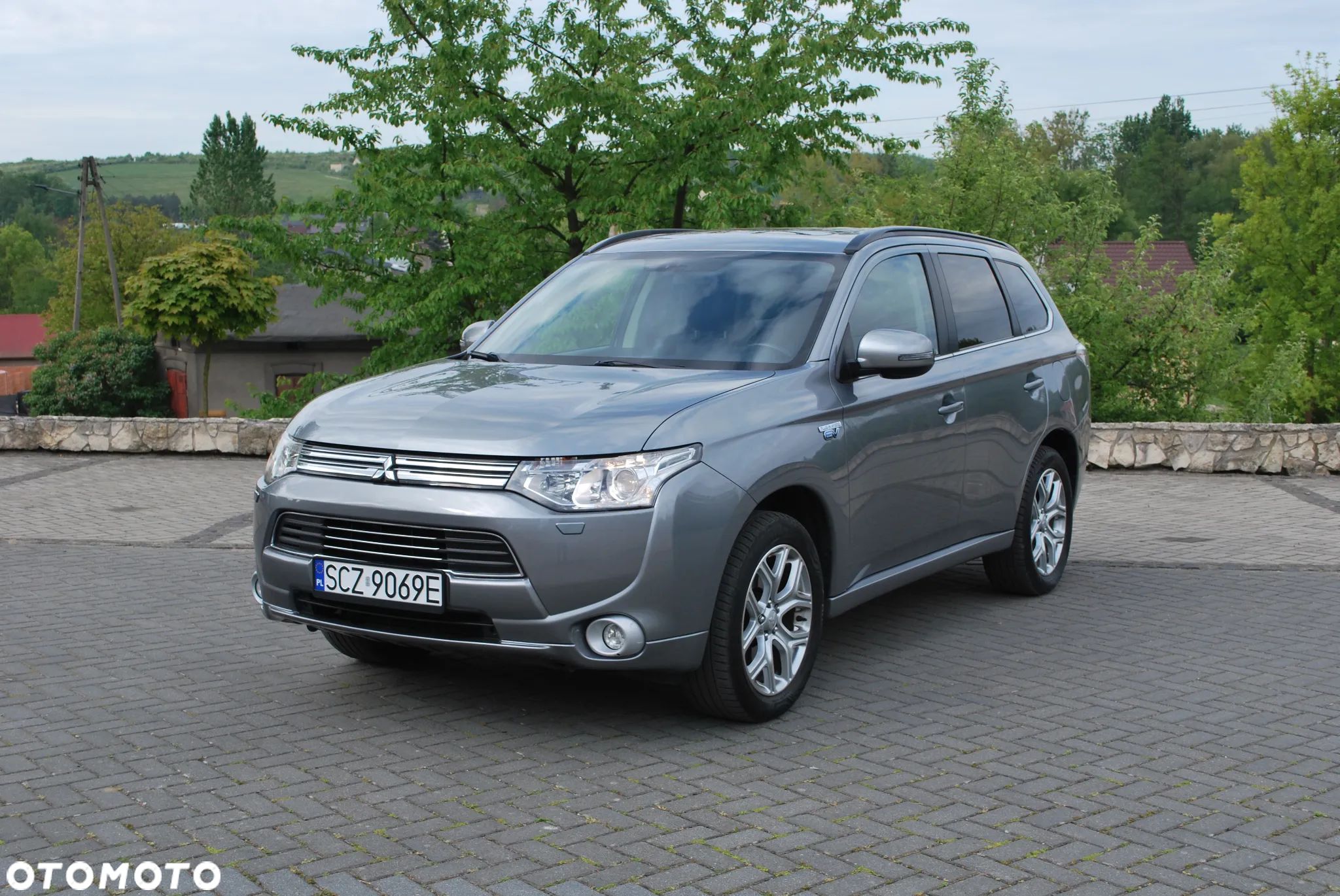 Mitsubishi Outlander 2.0 4WD Plug-In Hybrid Top - 1
