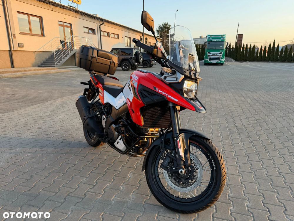 Suzuki V-STROM - 1