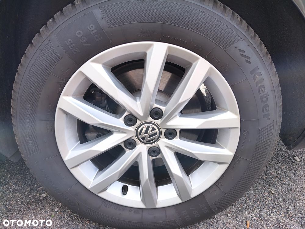 Volkswagen Passat 2.0 TDI SCR Comfortline - 14