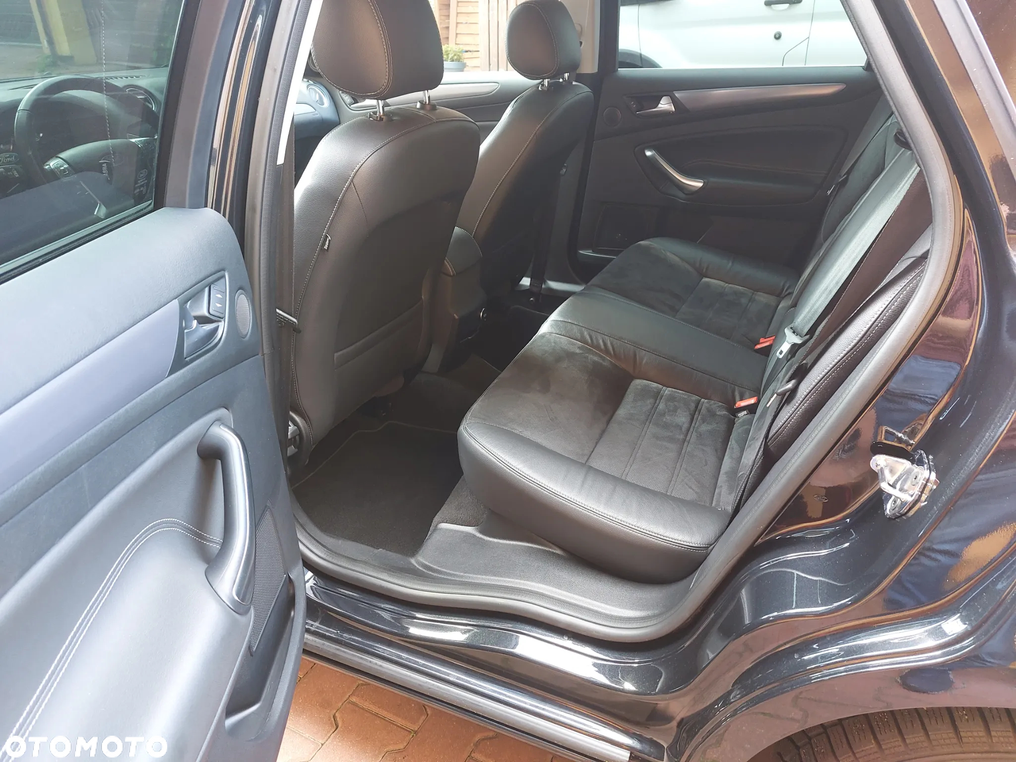 Ford Mondeo 2.0 TDCi Titanium - 12