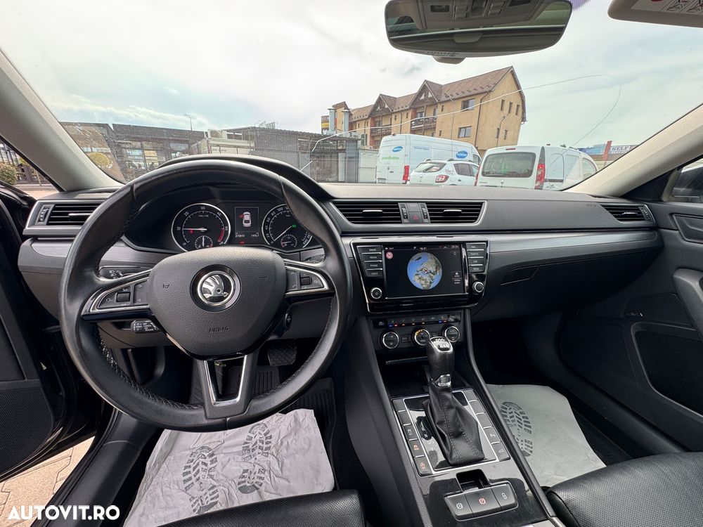 Skoda Superb 2.0 TDI DSG 4X4 Style - 10