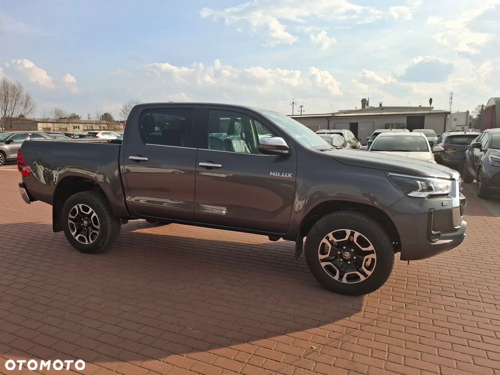 Toyota Hilux 2.8 D-4D mHEV Double Cab Executive 4x4 - 5