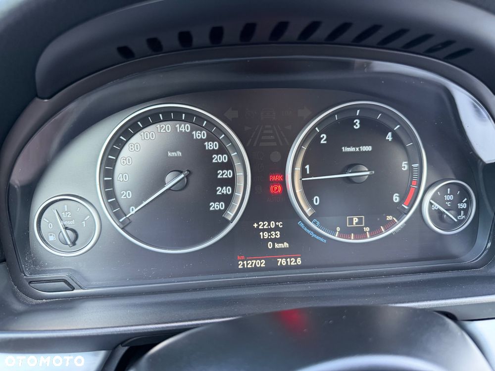 BMW Seria 5 525d xDrive - 15