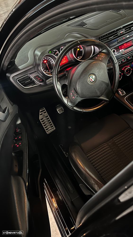 Alfa Romeo Giulietta 1.6 JTDM Veloce - 10