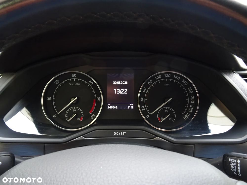 Skoda Superb 1.6 TDI GreenLine - 11