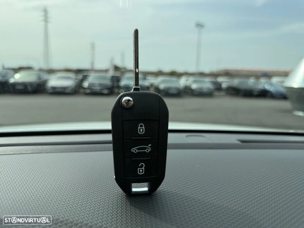 Opel Corsa 1.2 T Edition - 19