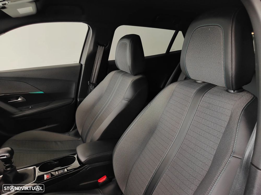 Peugeot 2008 1.2 PureTech Allure - 30