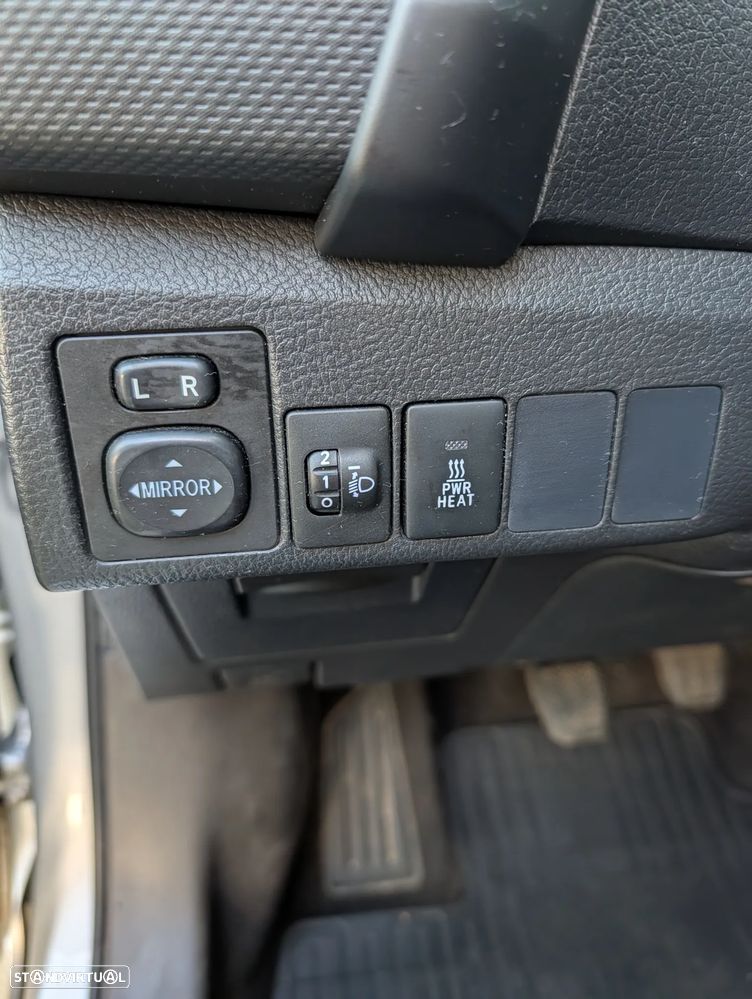 Toyota Auris 1.4 D-4D Design Edition - 25