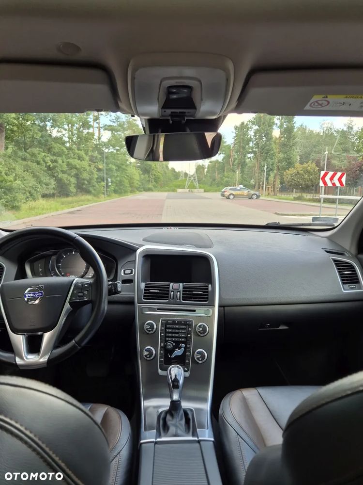 Volvo XC 60 D4 Geartronic Momentum - 11