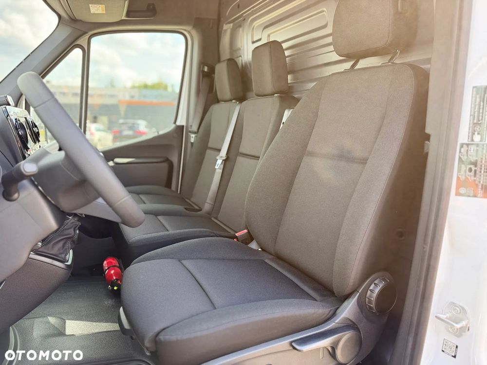 Mercedes-Benz Sprinter - 18