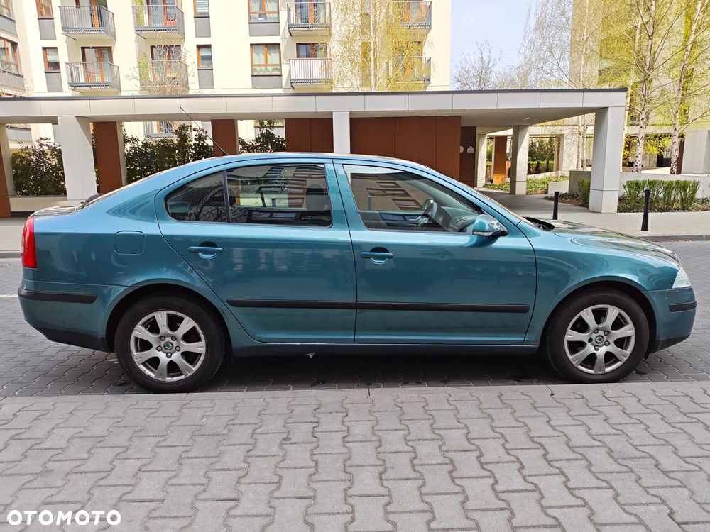 Skoda Octavia 1.6 FSI Ambiente - 23