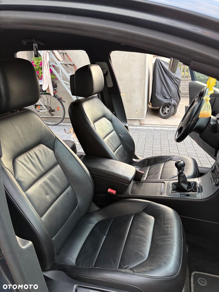 Volkswagen Passat 2.0 TDI DPF Comfortline - 8