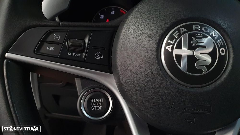 Alfa Romeo Stelvio 2.2 D Super AT8 Q4 - 25