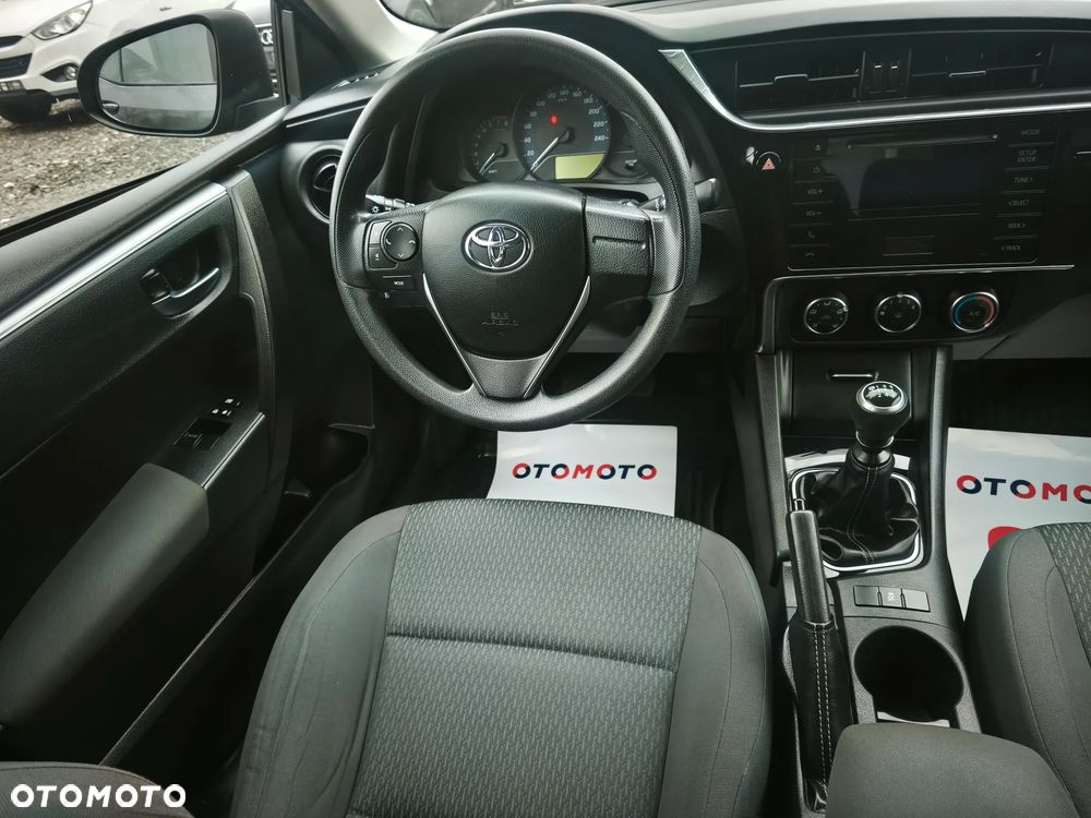 Toyota Corolla 1.6 Premium - 25