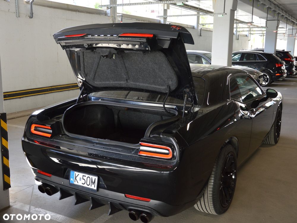 Dodge Challenger - 24