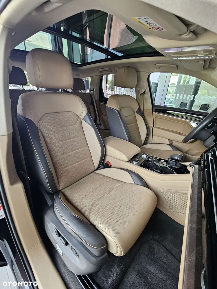 Volkswagen Touareg - 38