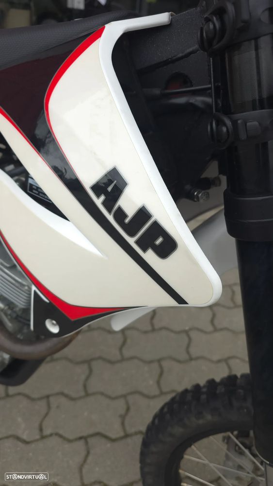 AJP PR3 125 Enduro - 9