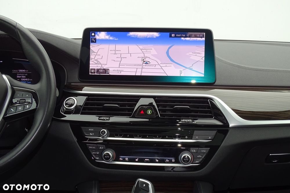 BMW Seria 5 530e xDrive Luxury Line sport - 35