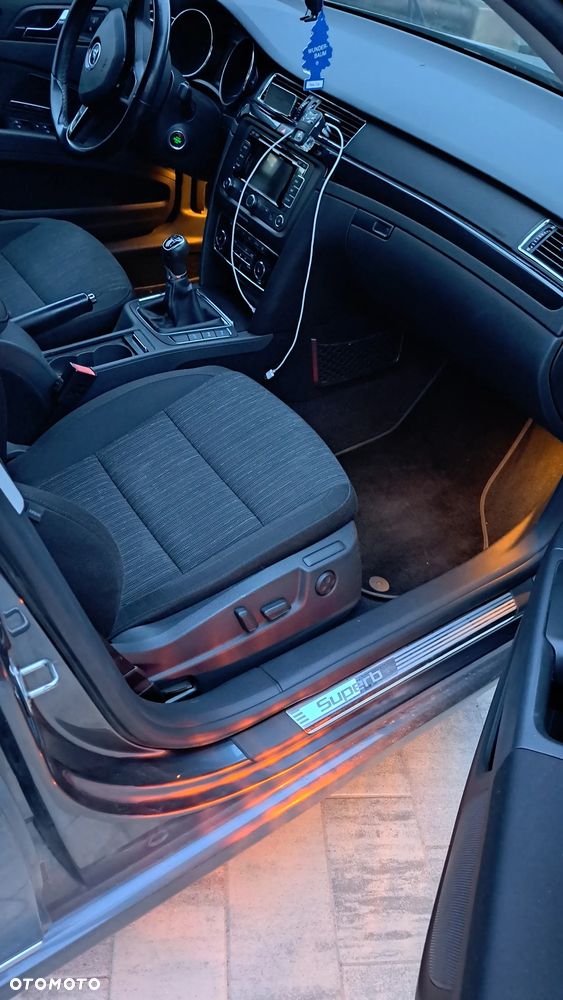Skoda Superb 2.0 TDI Elegance - 25