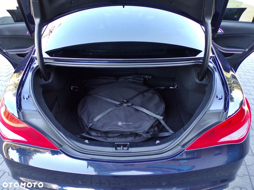 Mercedes-Benz CLA 250 4-Matic AMG Line - 18