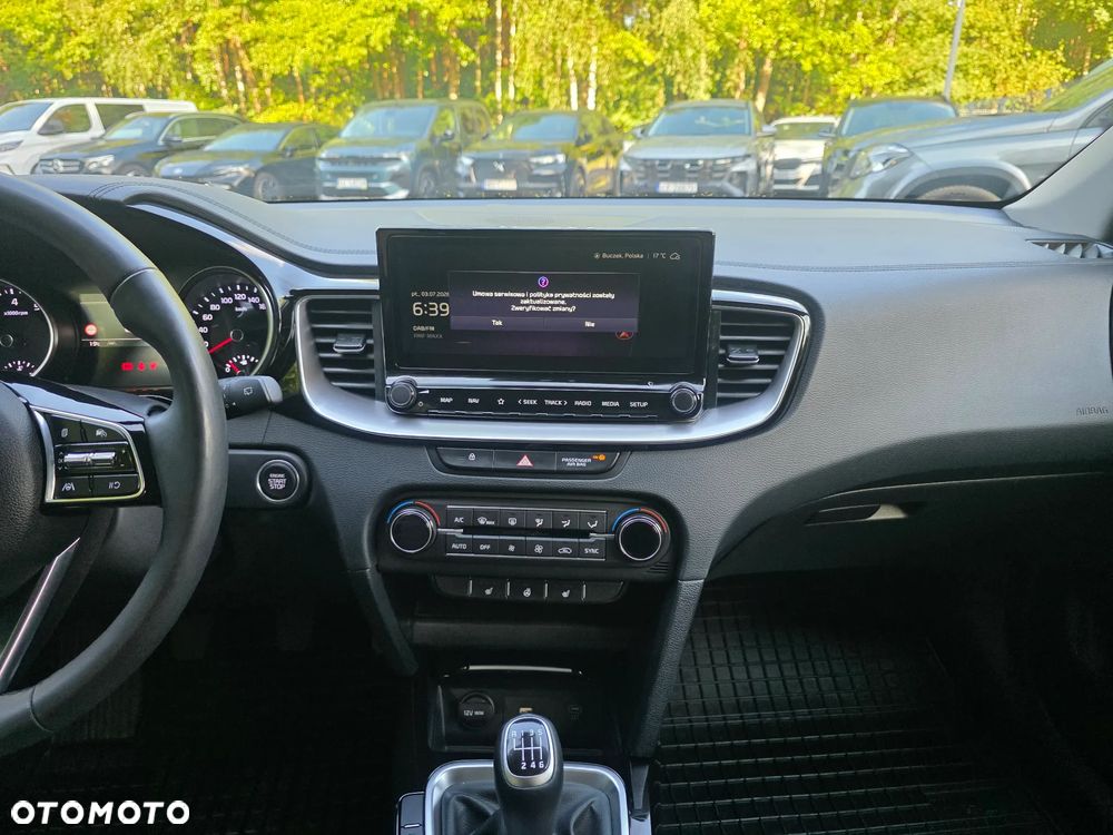 Kia Ceed 1.5 T-GDI M - 17