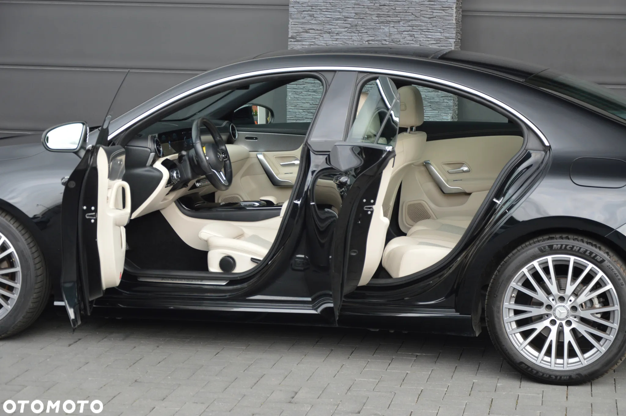 Mercedes-Benz CLA 180 7G-DCT Progressive Line Advanced - 13