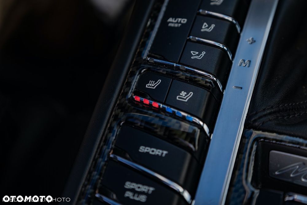 Porsche Macan - 25