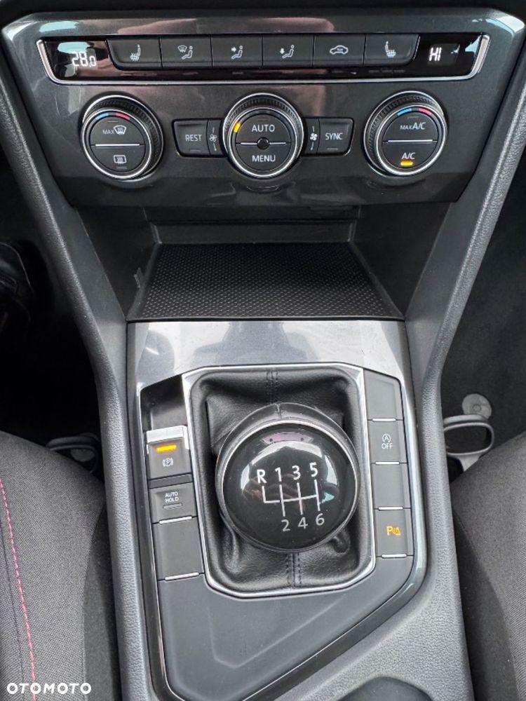 Volkswagen Tiguan - 37