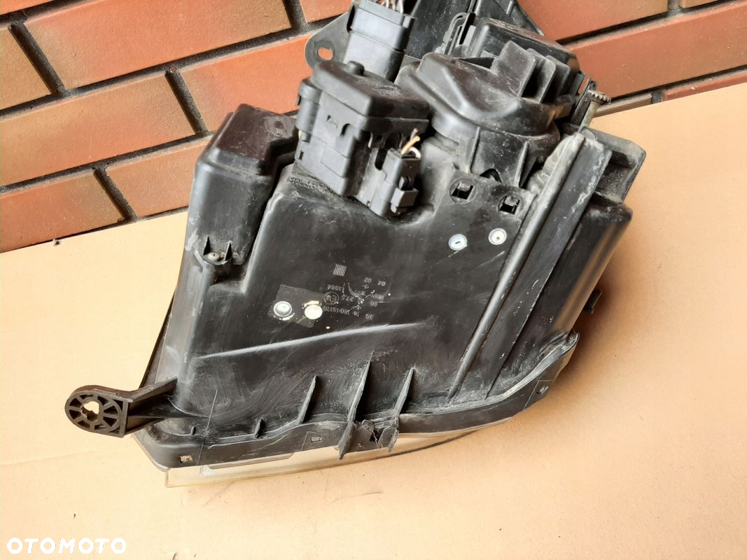 Renault OE 82000-14358/--E VELSATIS LAMPA PRAWA - 4