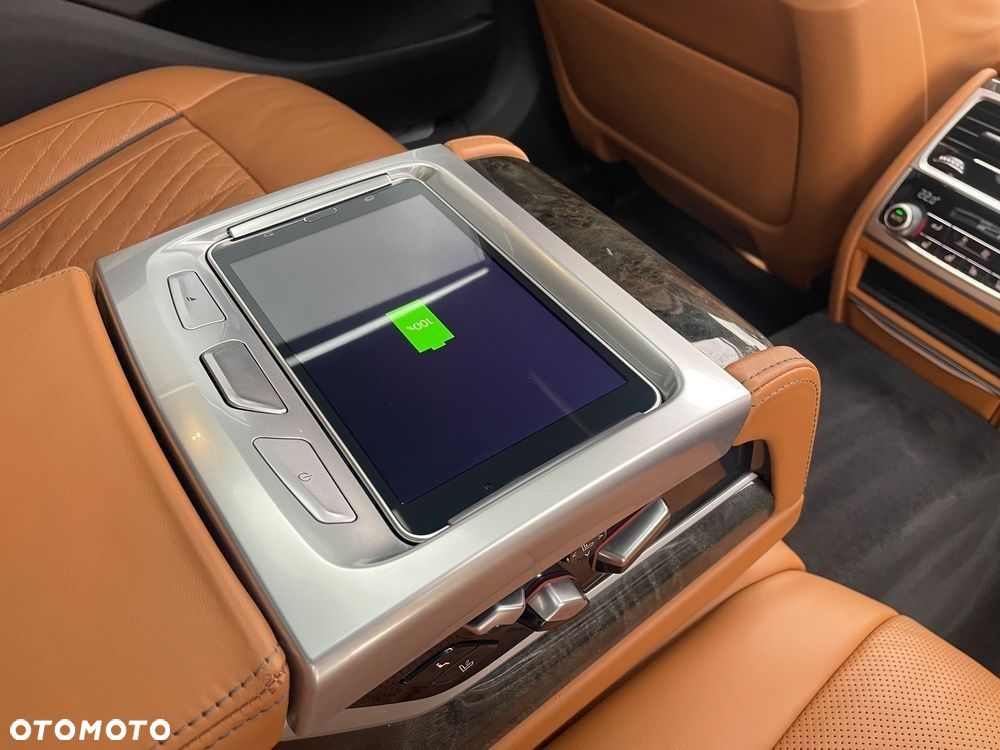 BMW Seria 7 750Li xDrive sport - 25