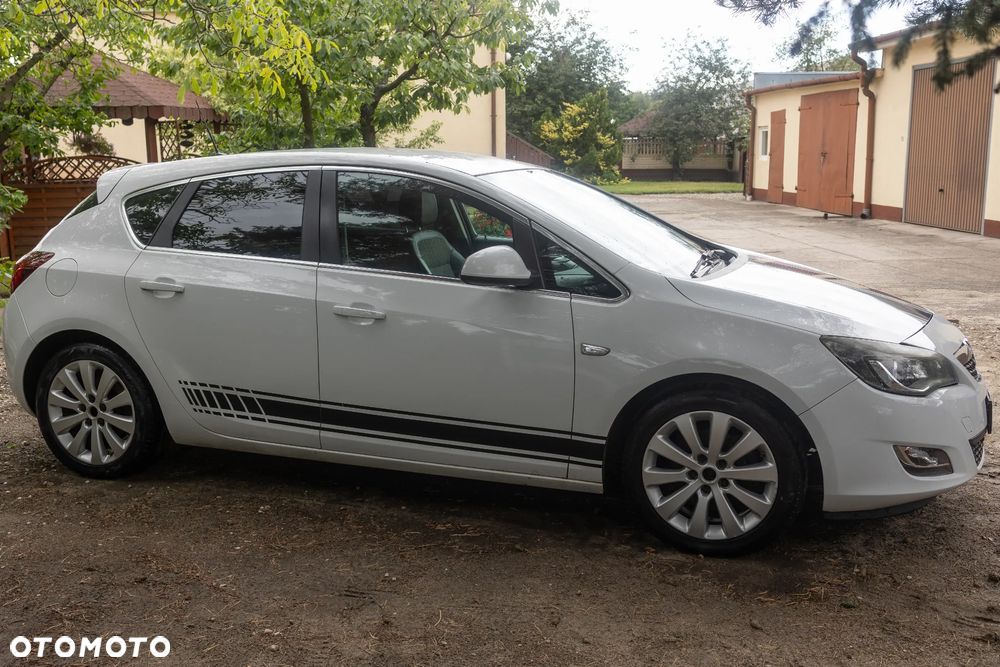 Opel Astra 2.0 CDTI Cosmo - 4