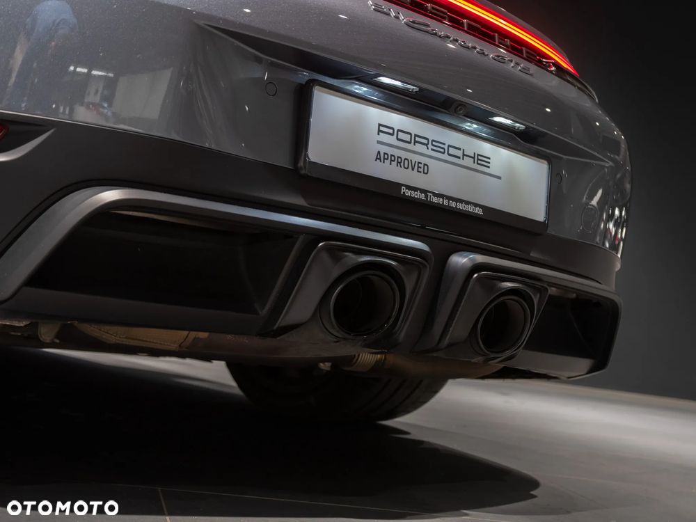Porsche 911 Carrera GTS - 16