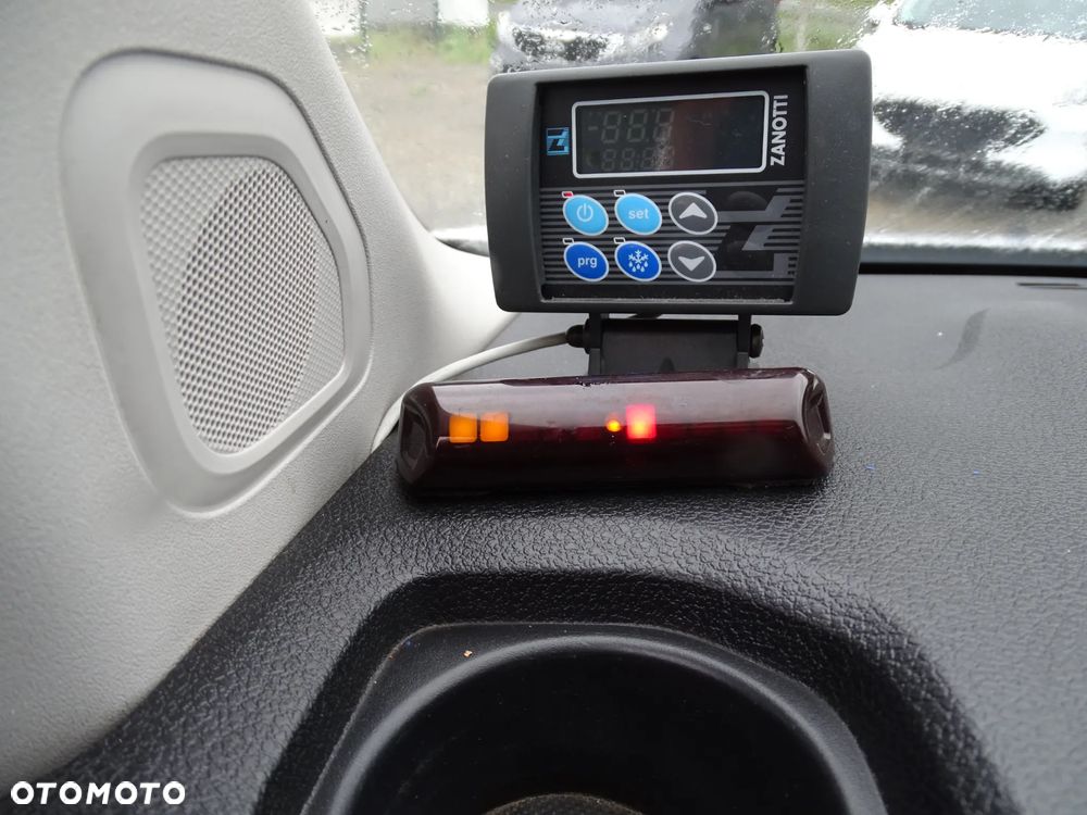 Opel VIVARO LONG - 26