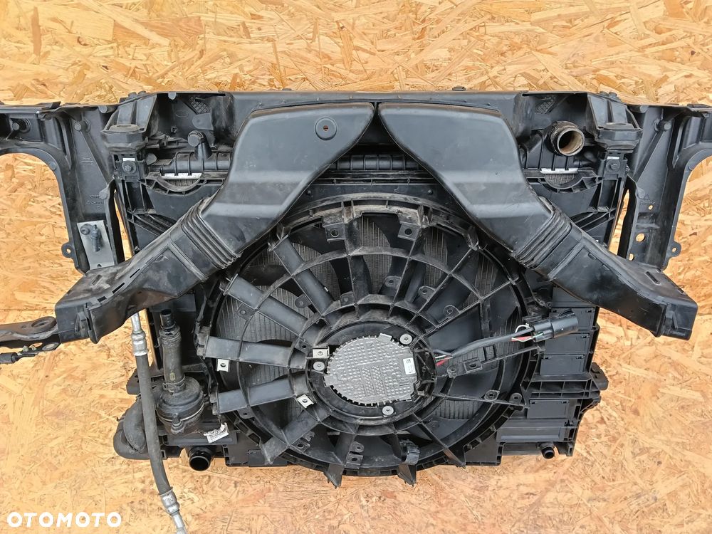 Komplet chłodnic pas przedni belka zderzaka Range Rover Velar L560 3.0d 2020 - 3