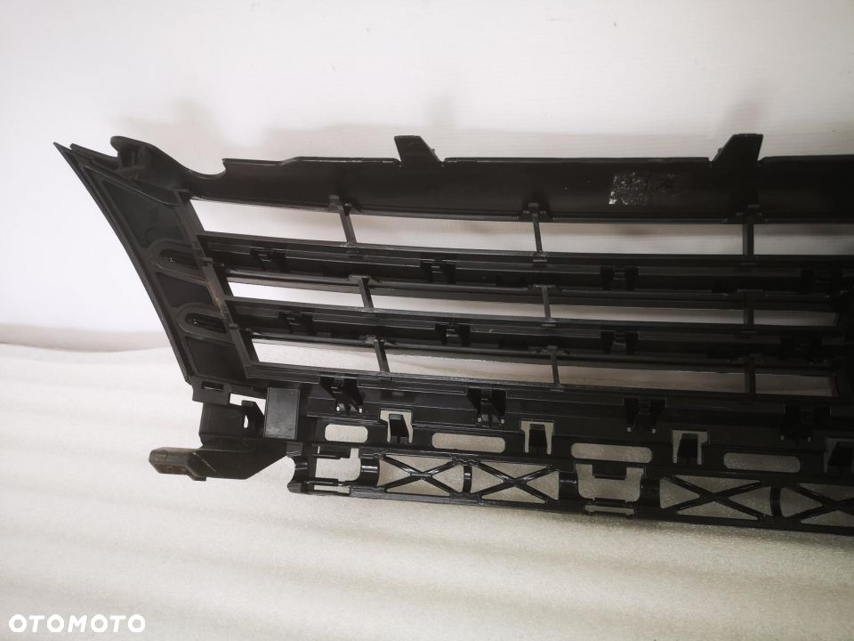 VW CADDY  TOURAN 10-14 ATRAPA PRZÓD / GRILL NR 2K5853651 / 1T0853651BQ / 1T0853653L NR AUKCJI NG417 - 10
