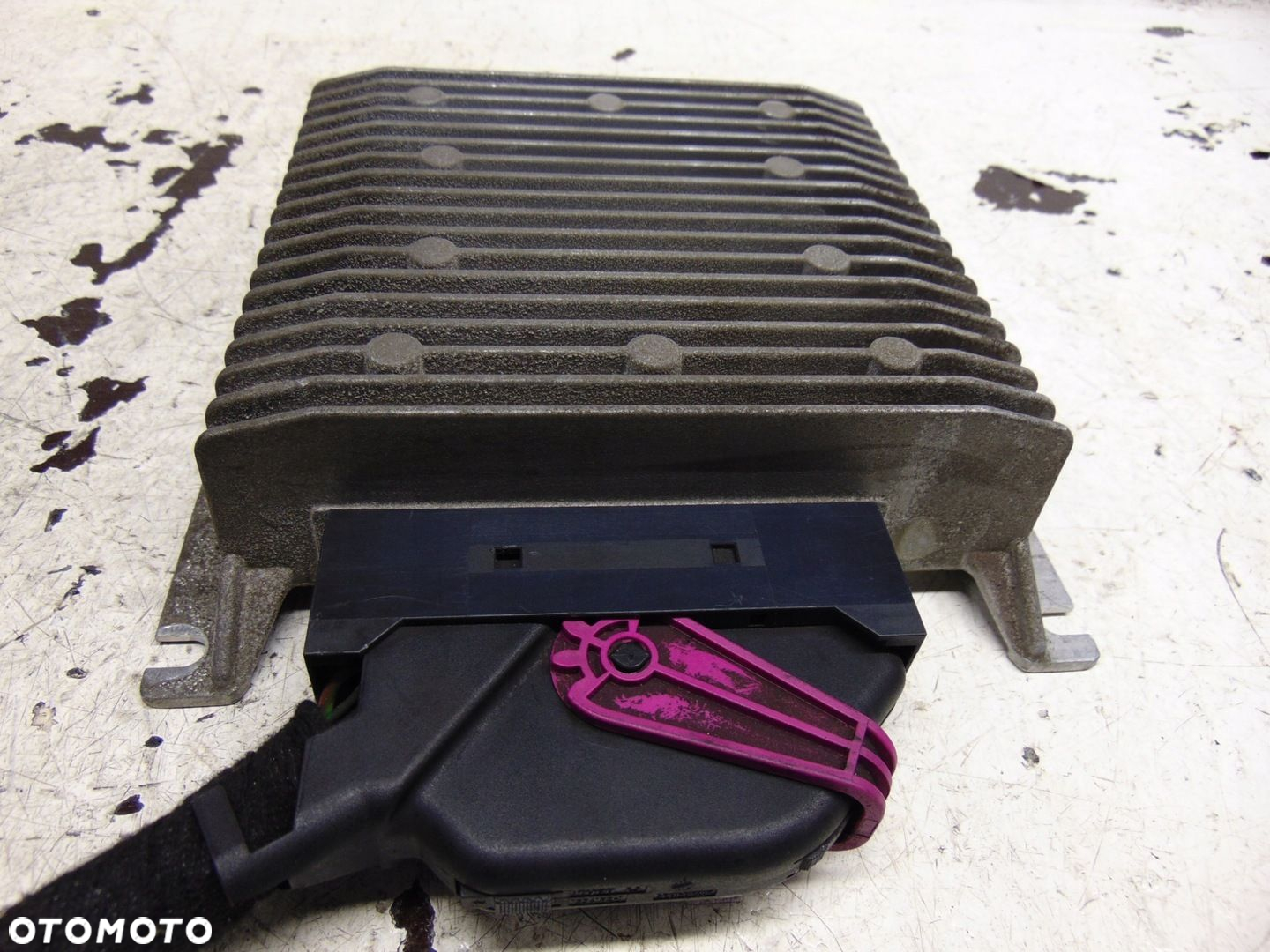WZMACNIACZ RADIA AUDIO SKODA OCTAVIA 2 II EUROPA - 2