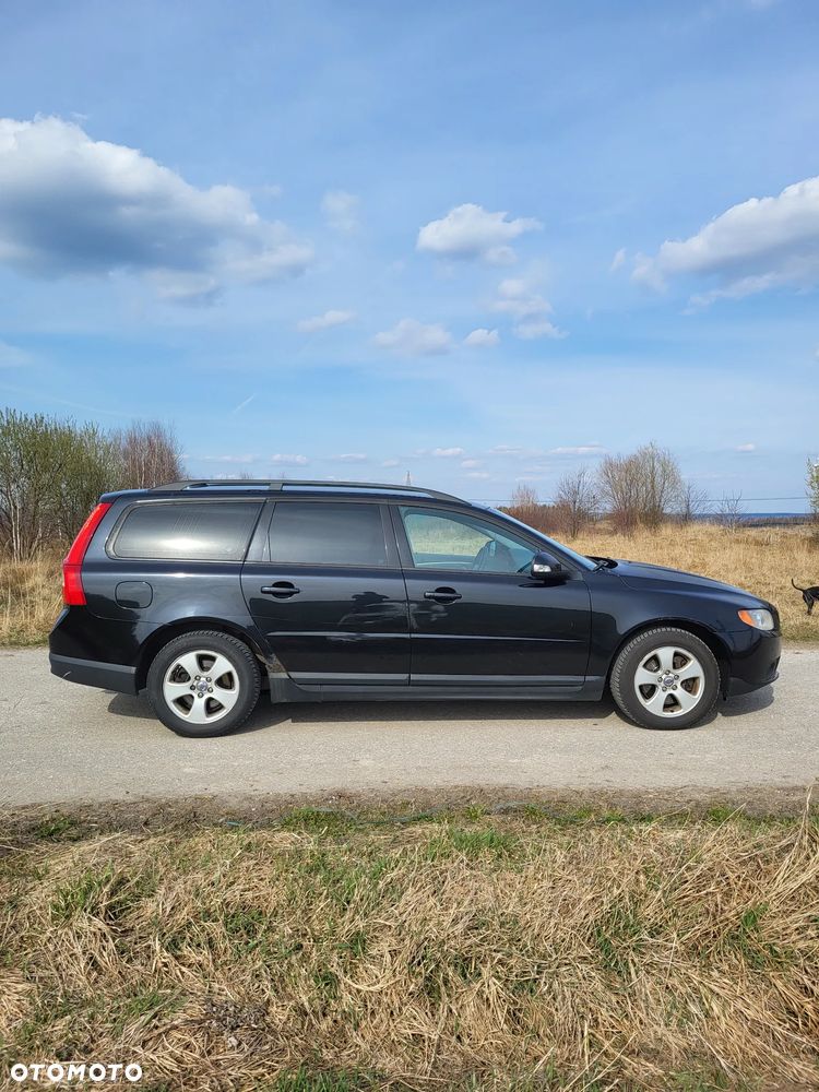 Volvo V70 2.4D Momentum - 5