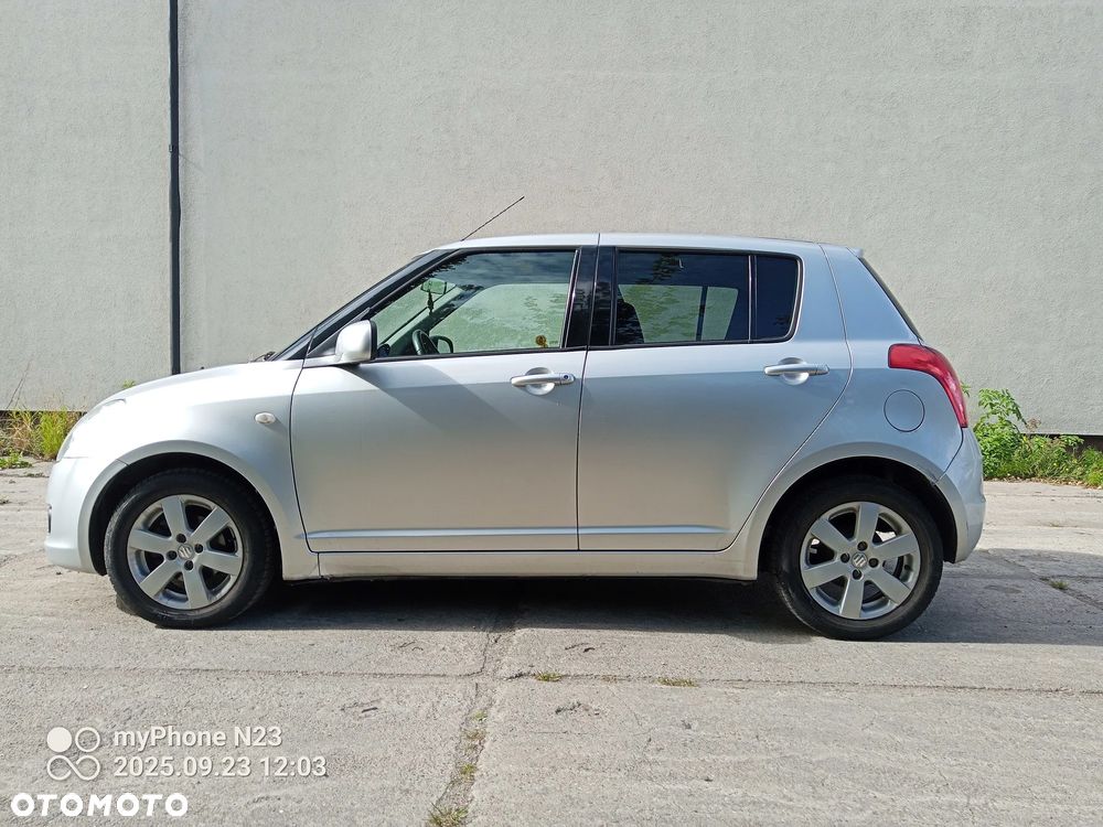 Suzuki Swift 1.3 JB Edition - 1