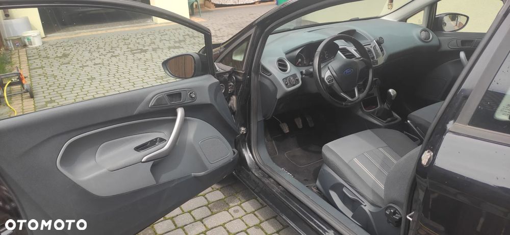 Ford Fiesta - 15