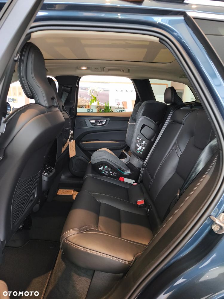 Volvo XC 60 B5 B AWD Ultra Bright - 9