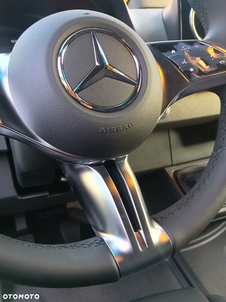 Mercedes-Benz Sprinter - 10