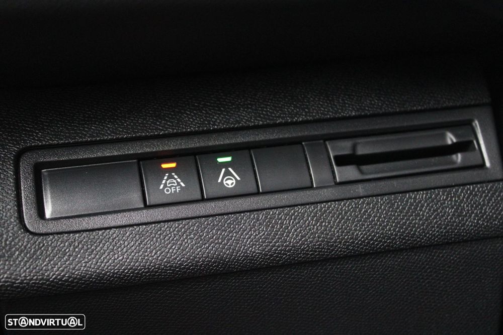 Peugeot 3008 1.2 PureTech GT EAT8 - 28